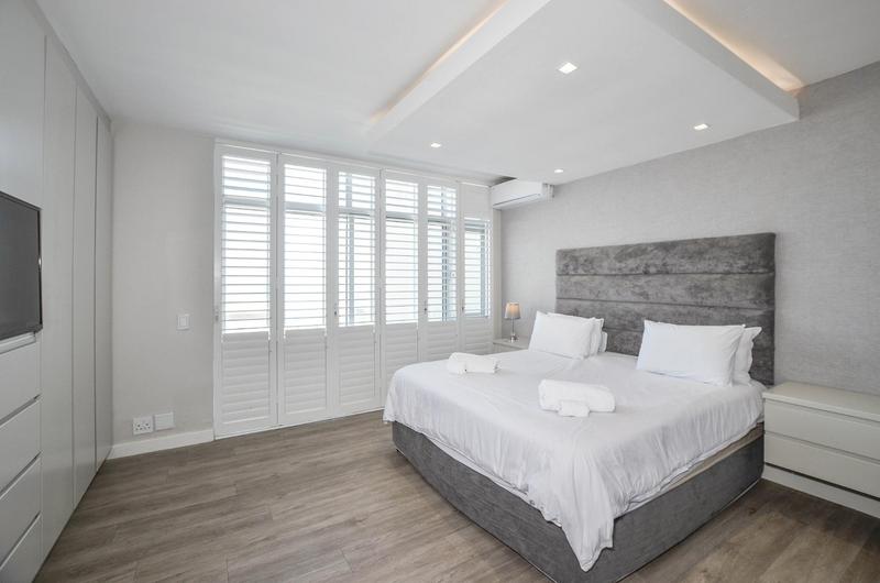 To Let 2 Bedroom Property for Rent in Dolphin Beach Western Cape